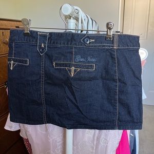 guess dark wash denim low rise mini skirt